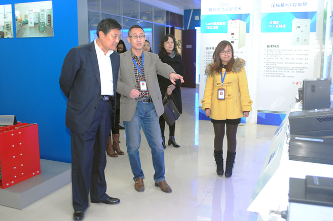 臨沂市政府暨交大EDP學(xué)友會商務(wù)考察團(tuán)蒞臨公司(圖1) 臨沂市政府暨交大EDP學(xué)友會商務(wù)考察團(tuán)蒞臨公司(圖1)